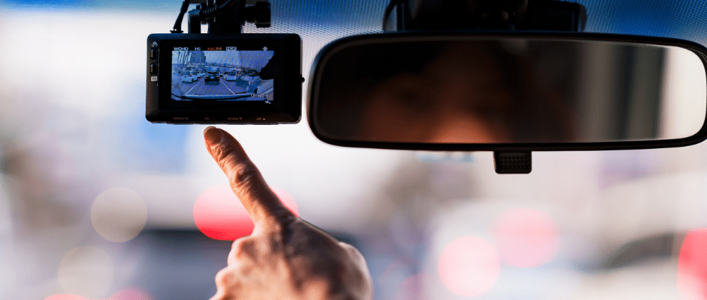 dash-cam-hardware-used-for-real-time-driver-behavior-monitoring